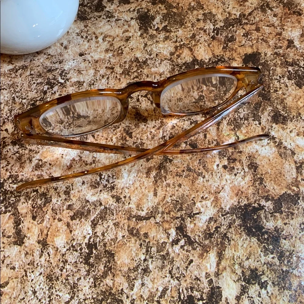 🌹wink by icu eyewear • EUC Tortoiseshell Round Frame reading glasses - +2.50